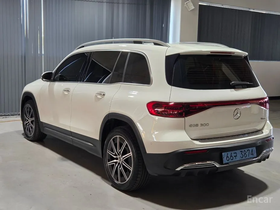 Фото 4 - Mercedes-Benz EQB