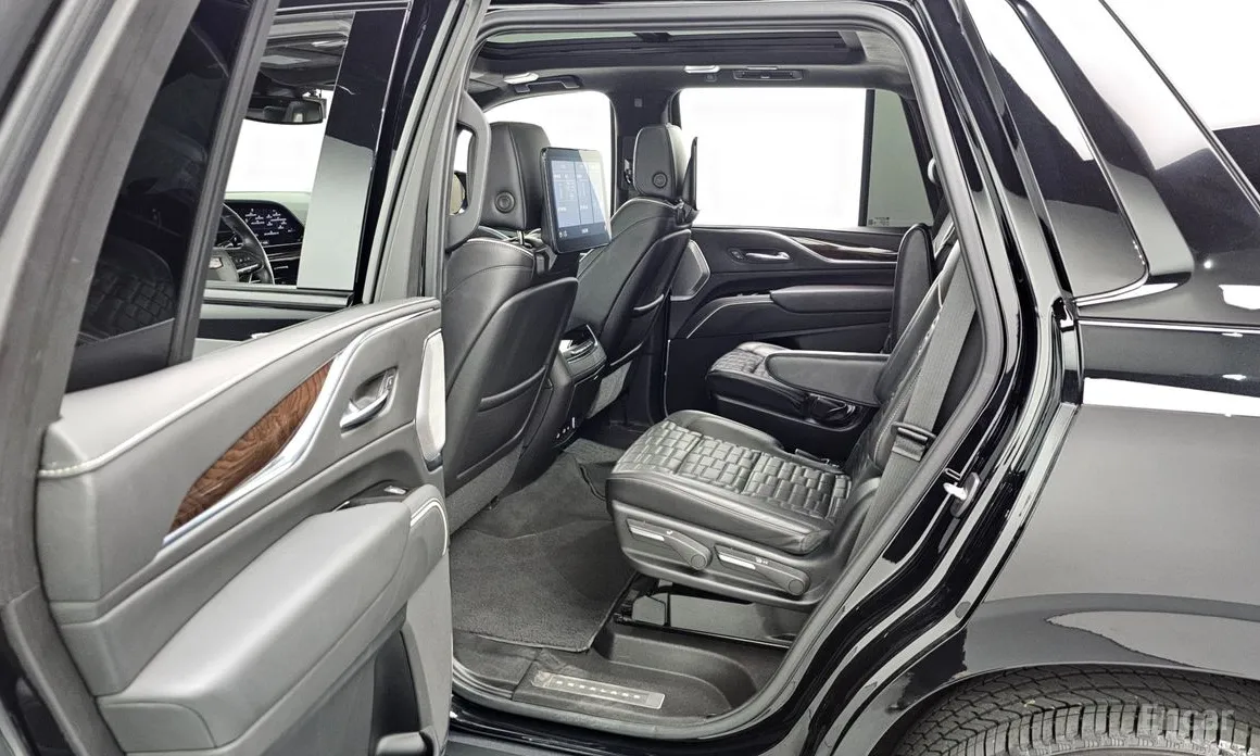 Фото 12 - Cadillac Escalade