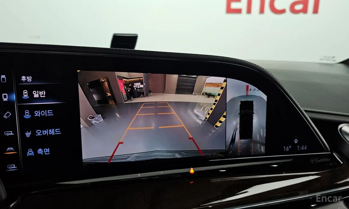 Фото 15 - Cadillac Escalade