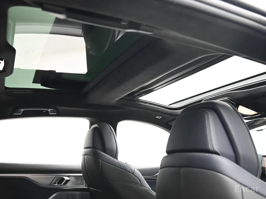 Фото 19 - BMW 8 Series