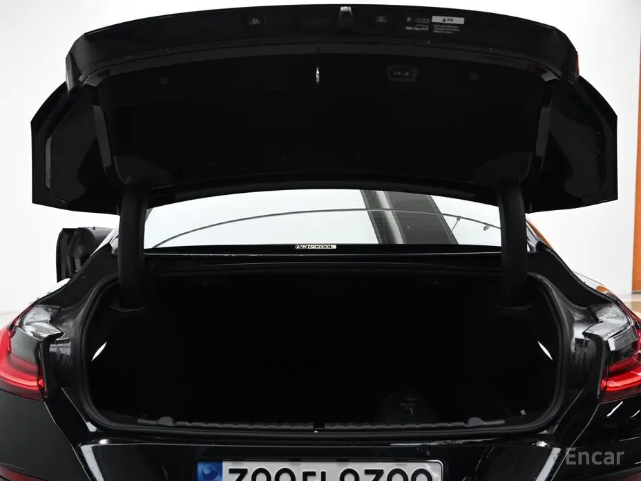 Фото 20 - BMW 8 Series