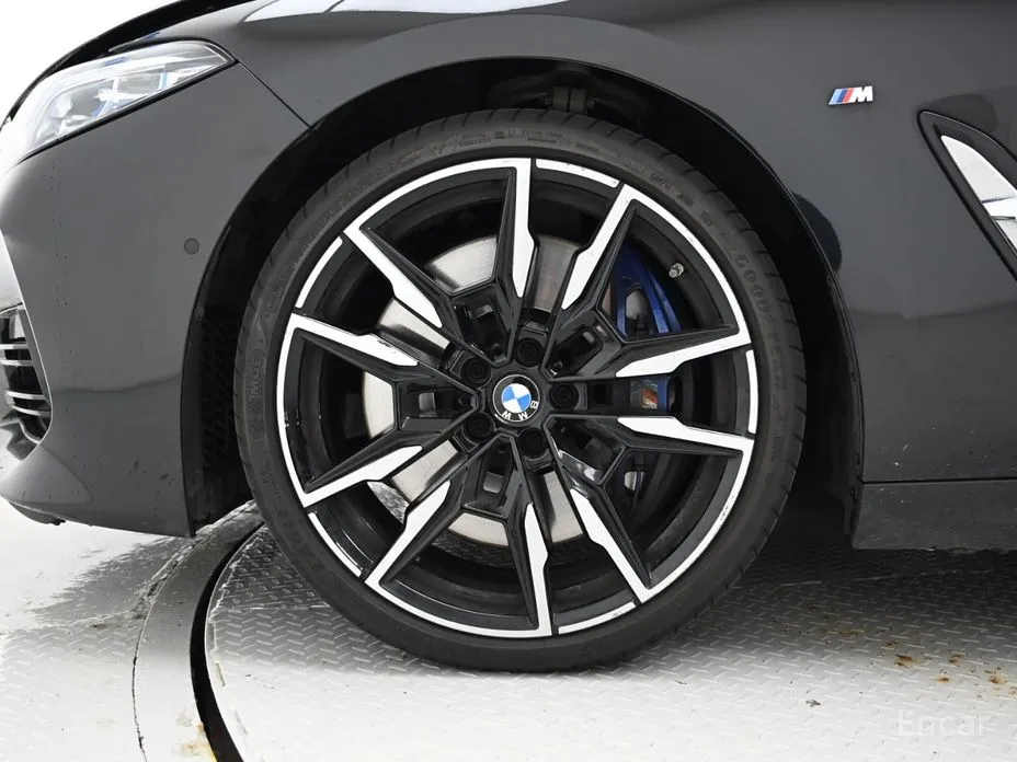 Фото 5 - BMW 8 Series