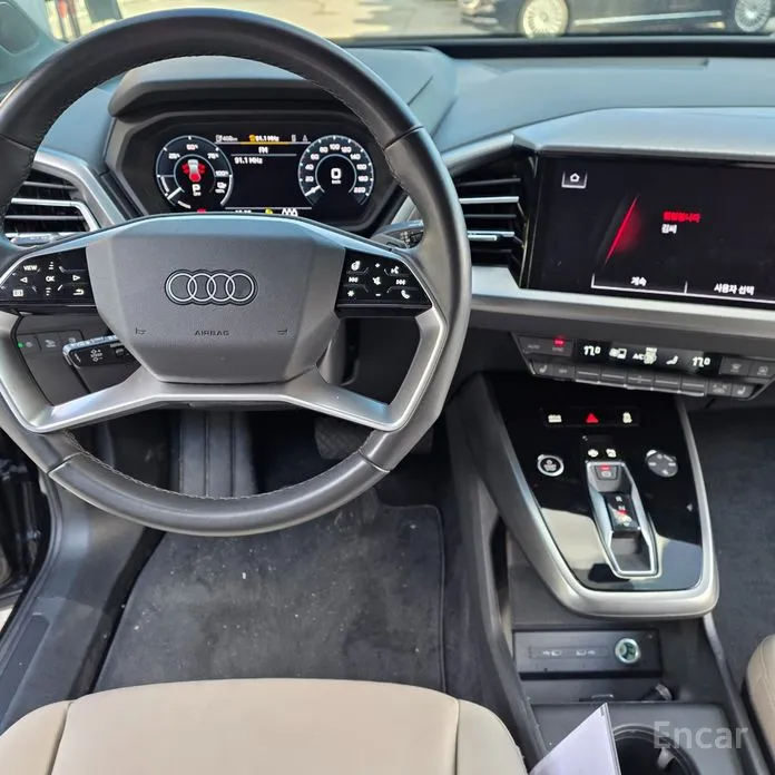 Фото 12 - Audi Q4 e-tron