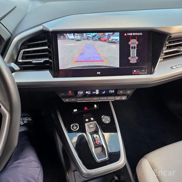 Фото 16 - Audi Q4 e-tron