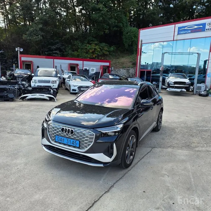 Фото 2 - Audi Q4 e-tron