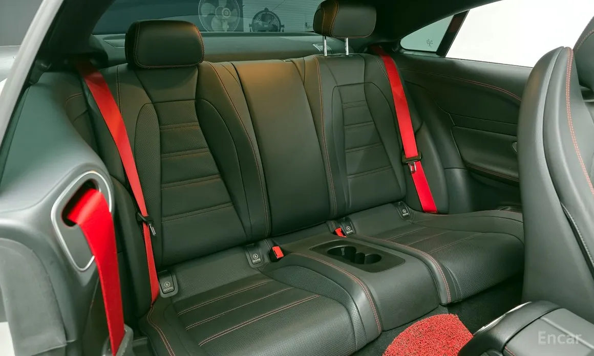 Фото 12 - Mercedes-Benz E-Class