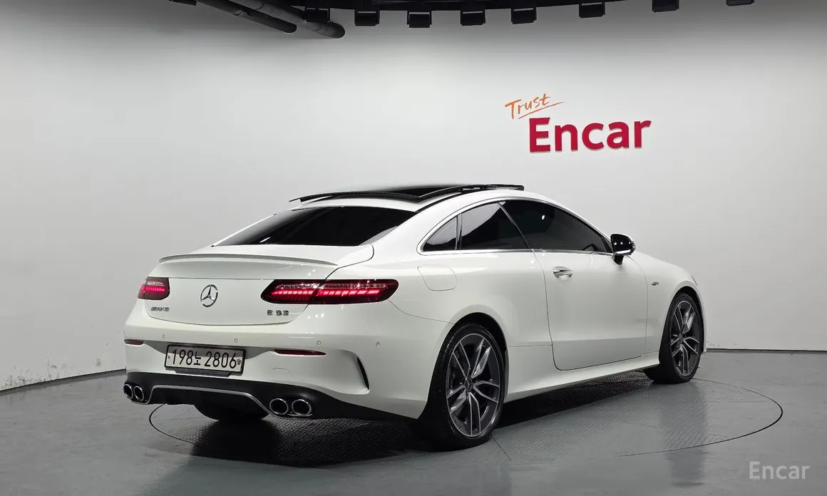 Фото 2 - Mercedes-Benz E-Class