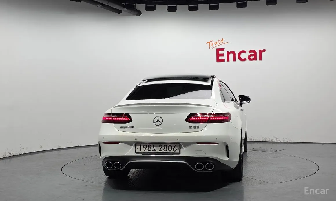 Фото 4 - Mercedes-Benz E-Class