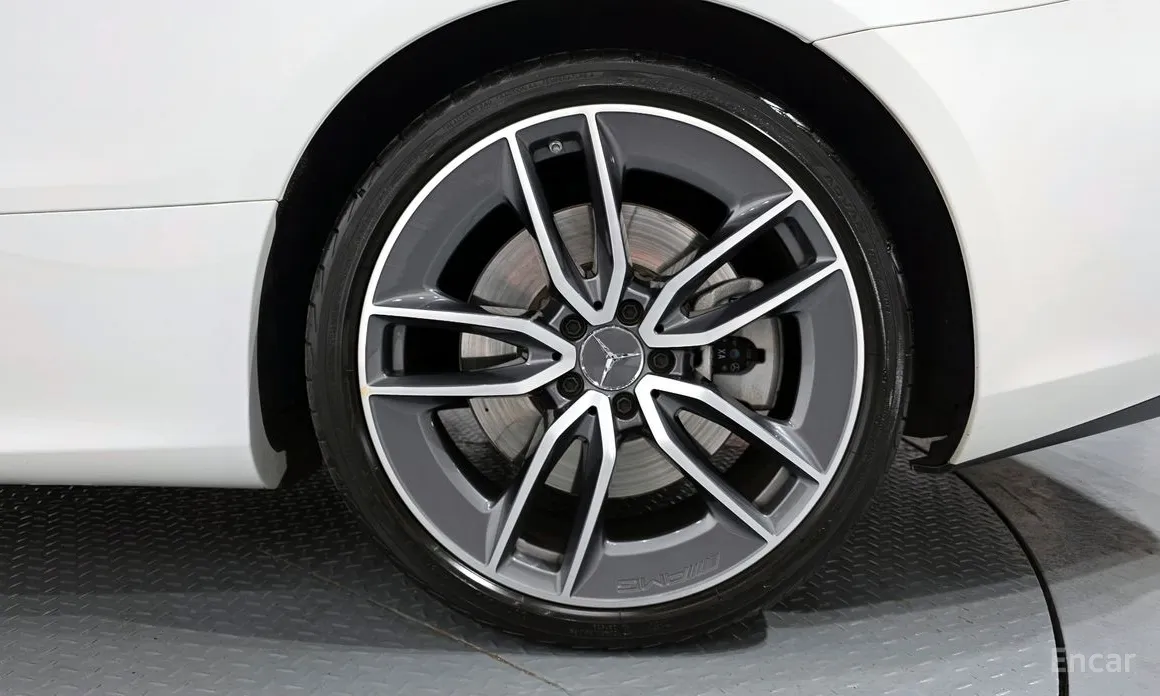 Фото 5 - Mercedes-Benz E-Class