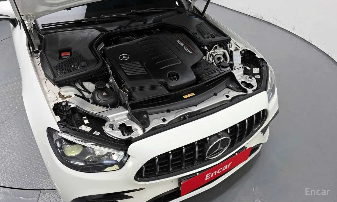 Фото 6 - Mercedes-Benz E-Class