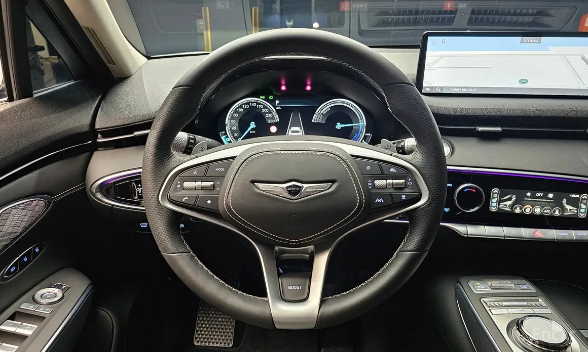 Фото 13 - Genesis GV70