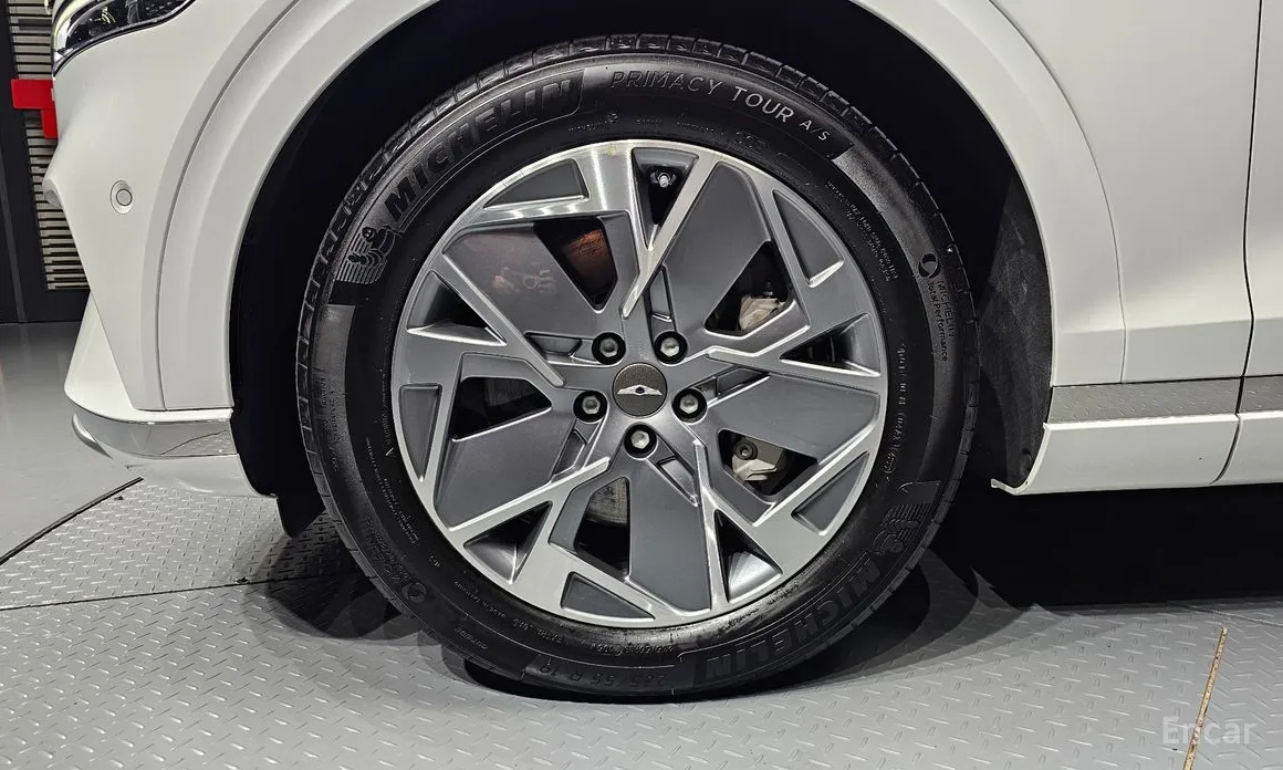 Фото 5 - Genesis GV70