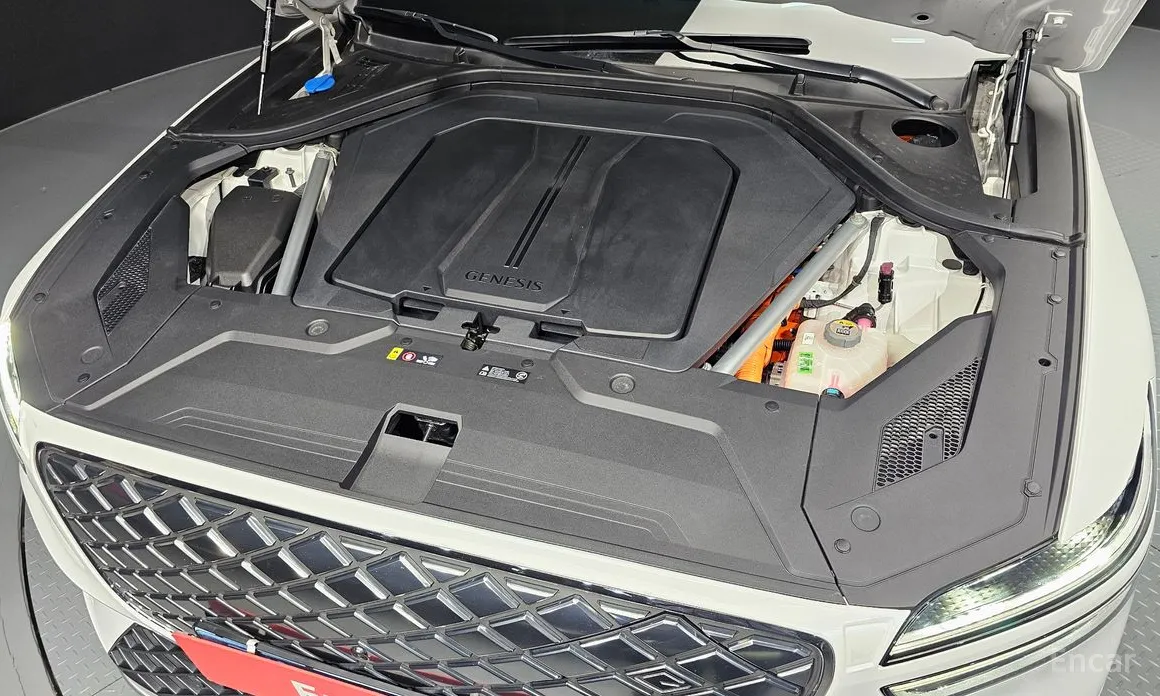 Фото 6 - Genesis GV70