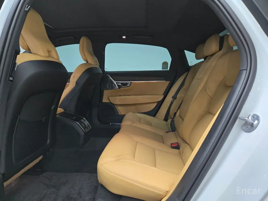 Фото 14 - Volvo S90