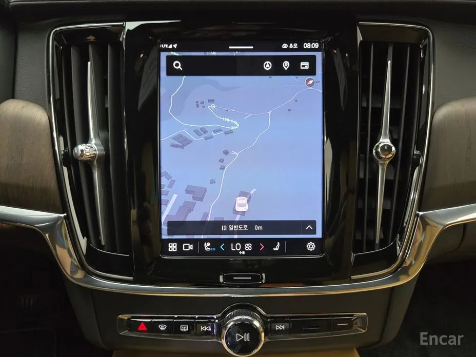 Фото 8 - Volvo S90