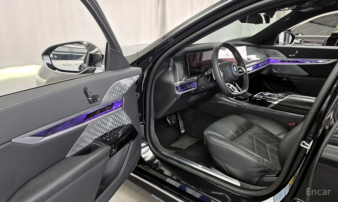 Фото 10 - BMW i7