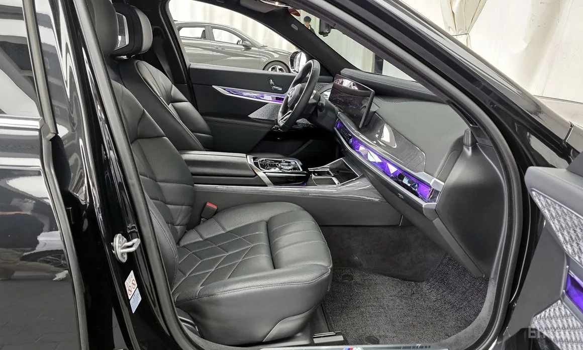 Фото 11 - BMW i7