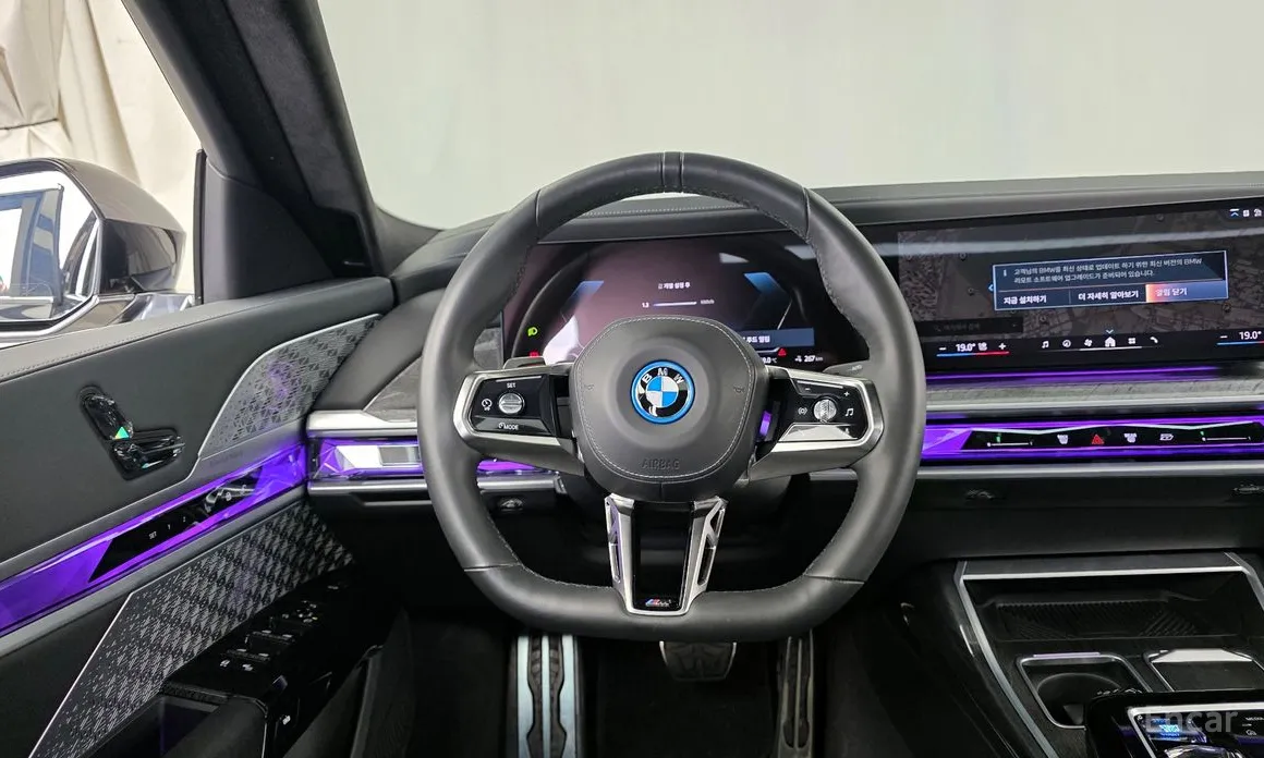 Фото 13 - BMW i7