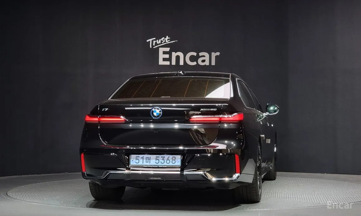 Фото 4 - BMW i7