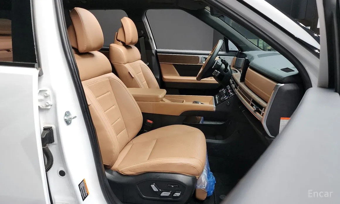 Фото 11 - Hyundai Santa Fe