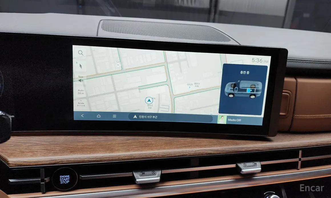 Фото 14 - Hyundai Santa Fe