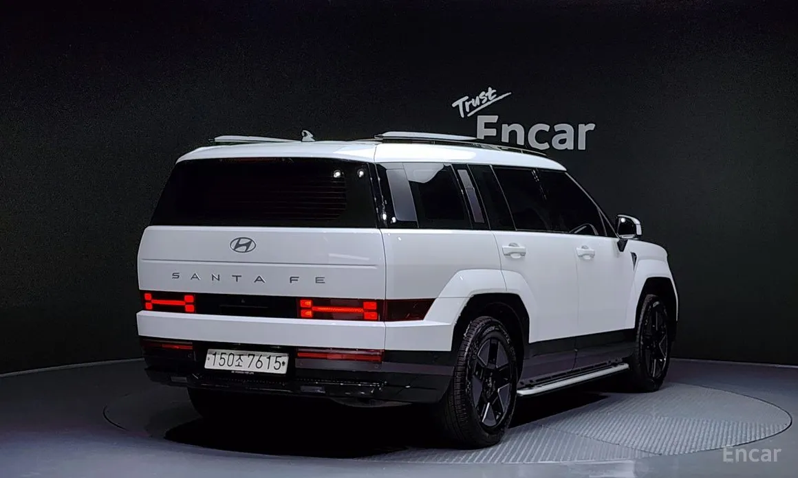 Фото 2 - Hyundai Santa Fe