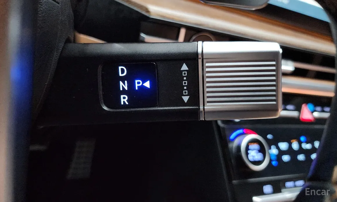 Фото 9 - Hyundai Santa Fe