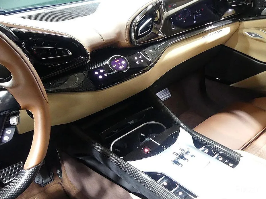 Фото 12 - Ferrari Purosangue