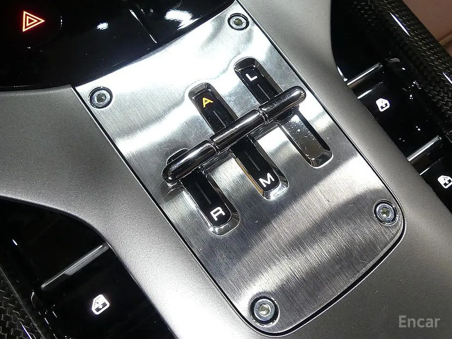 Фото 14 - Ferrari Purosangue