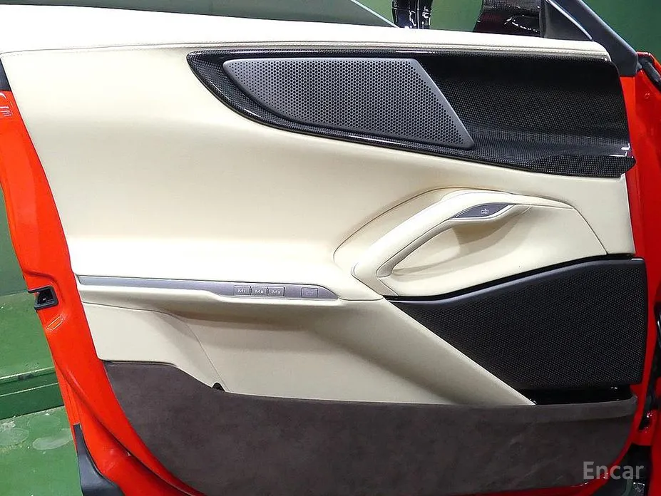 Фото 17 - Ferrari Purosangue