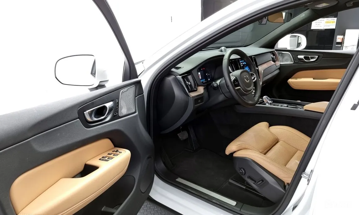 Фото 10 - Volvo XC60