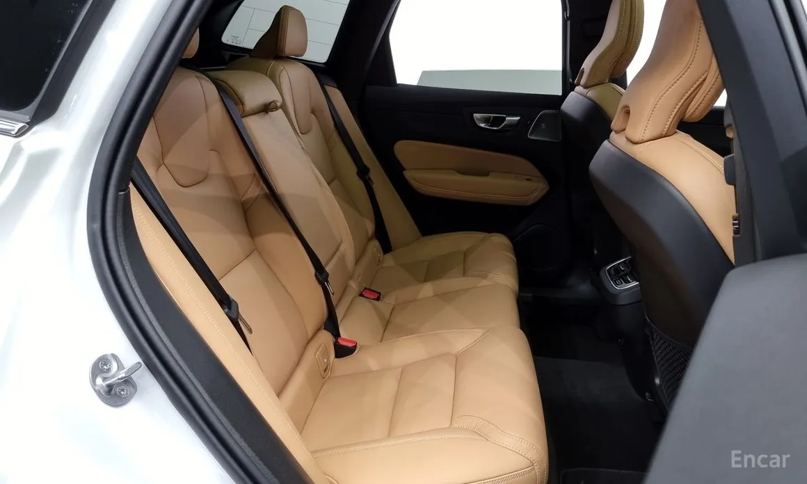 Фото 12 - Volvo XC60