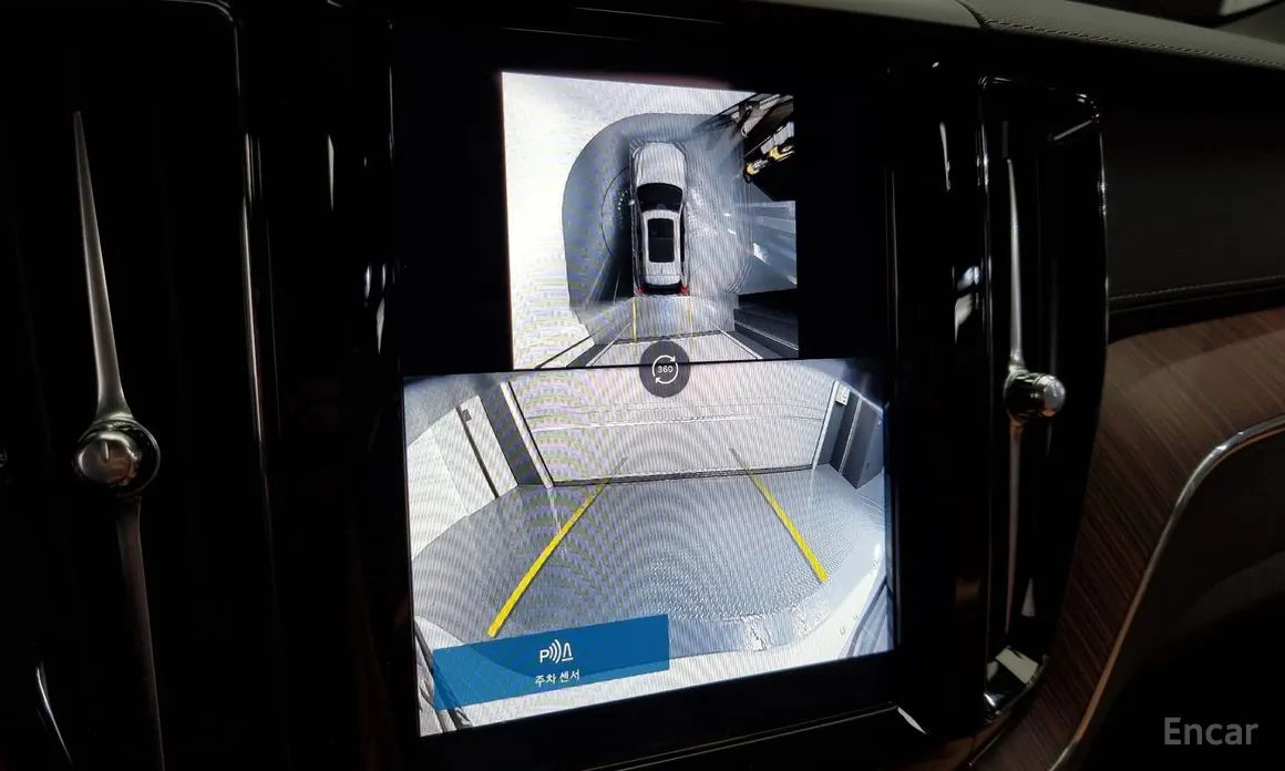 Фото 15 - Volvo XC60