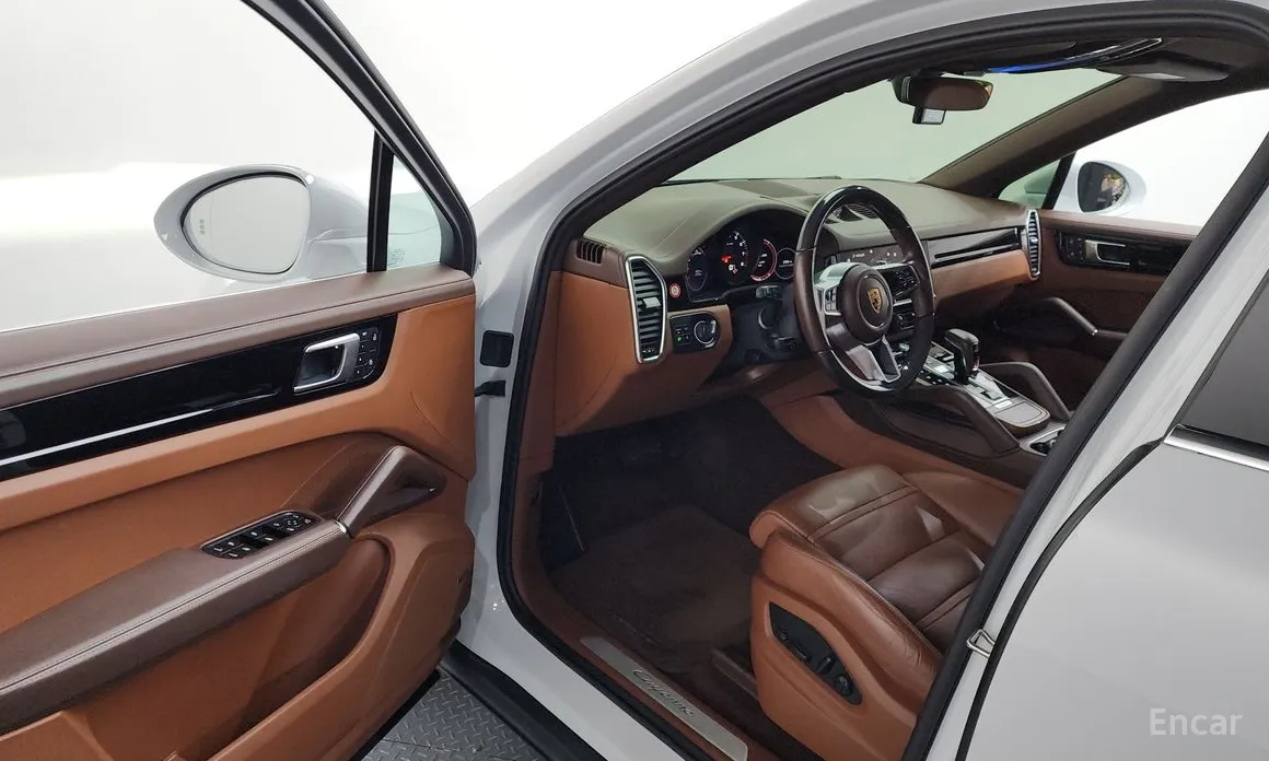 Фото 10 - Porsche Cayenne