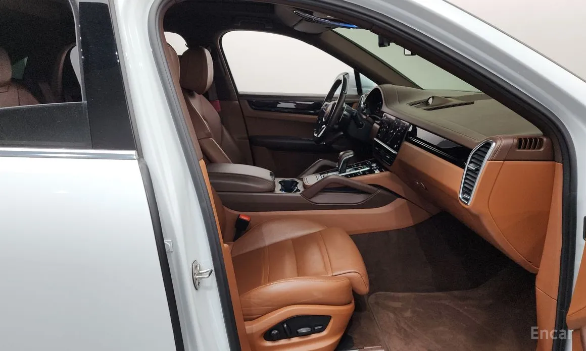 Фото 11 - Porsche Cayenne