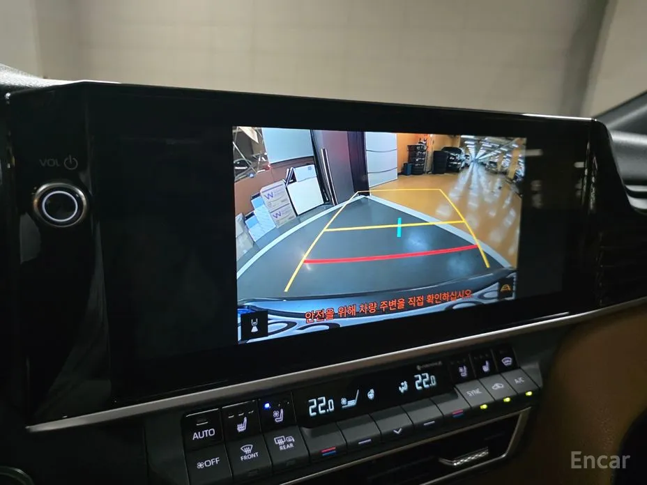 Фото 17 - Toyota Camry