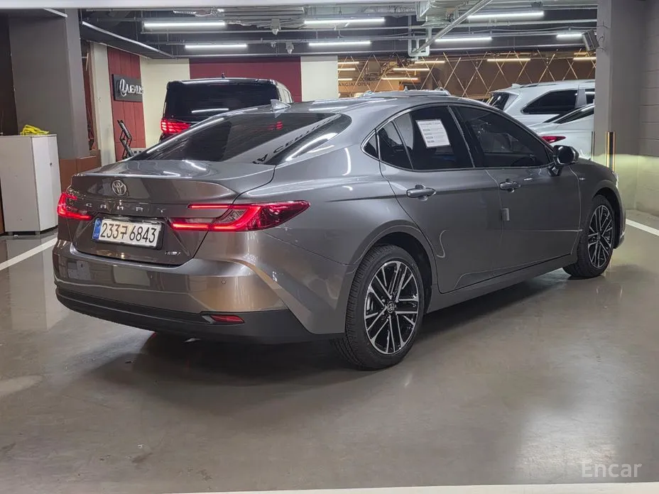 Фото 3 - Toyota Camry