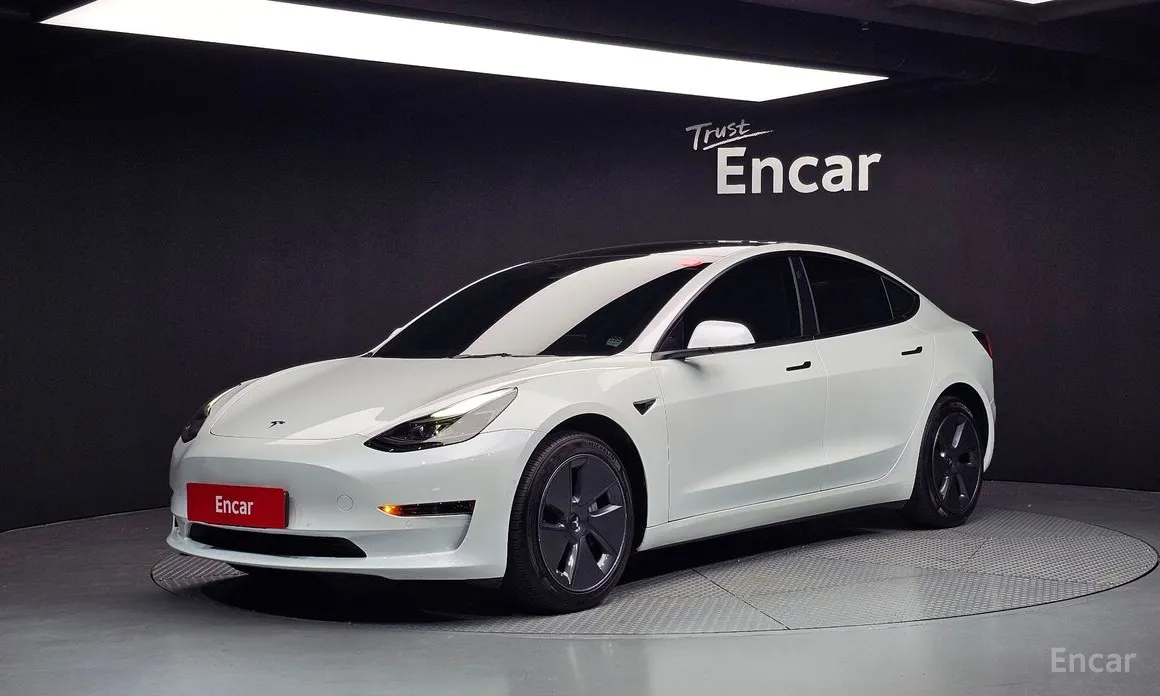 Фото 1 - Tesla Model 3