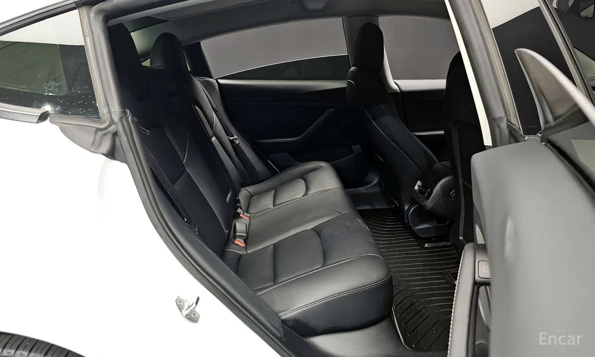 Фото 12 - Tesla Model 3