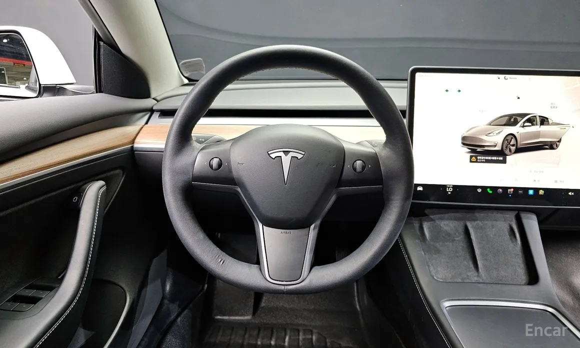 Фото 13 - Tesla Model 3