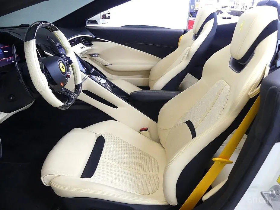 Фото 10 - Ferrari Roma