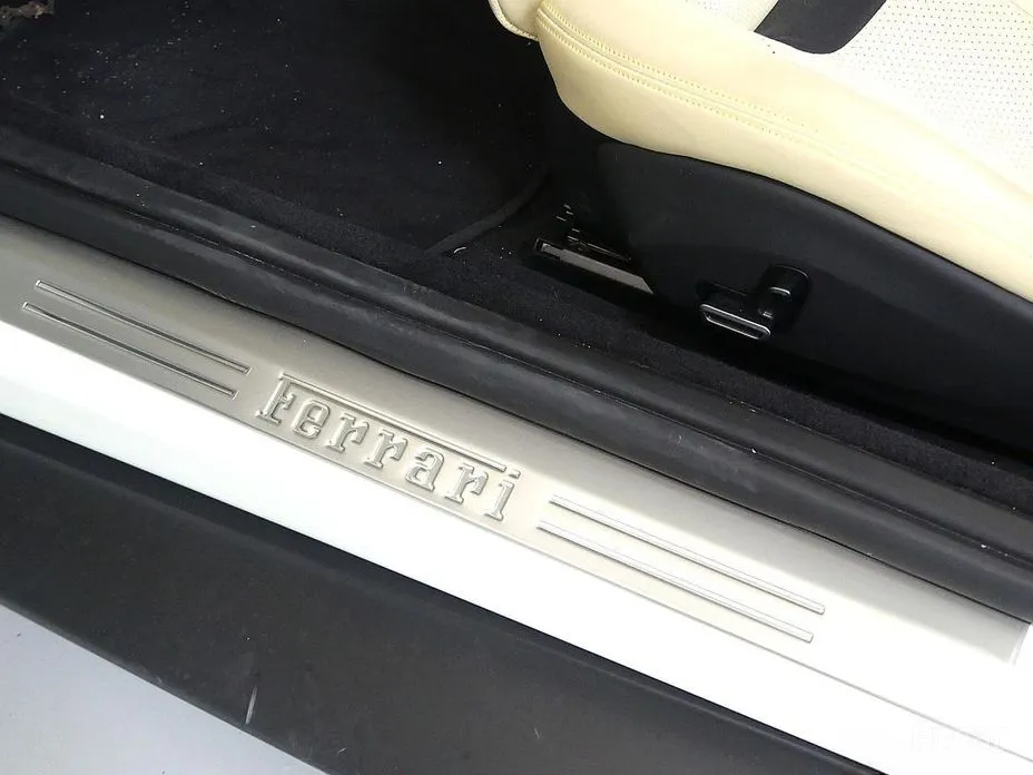 Фото 17 - Ferrari Roma