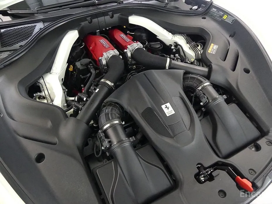 Фото 5 - Ferrari Roma