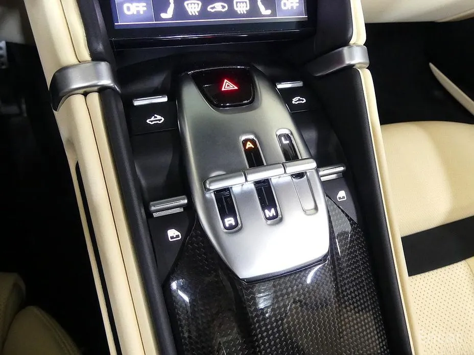 Фото 9 - Ferrari Roma