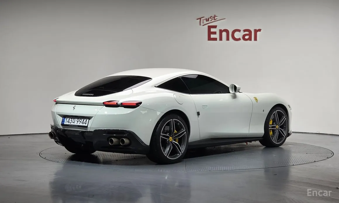 Фото 2 - Ferrari Roma