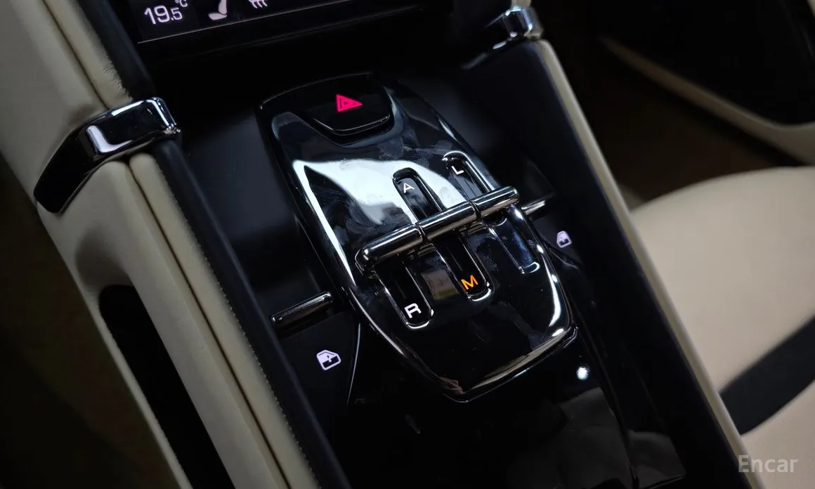 Фото 9 - Ferrari Roma