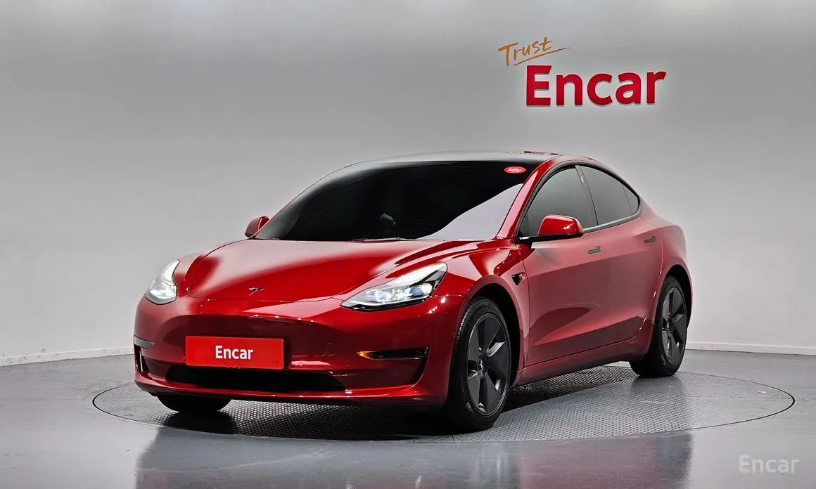 Фото 1 - Tesla Model 3