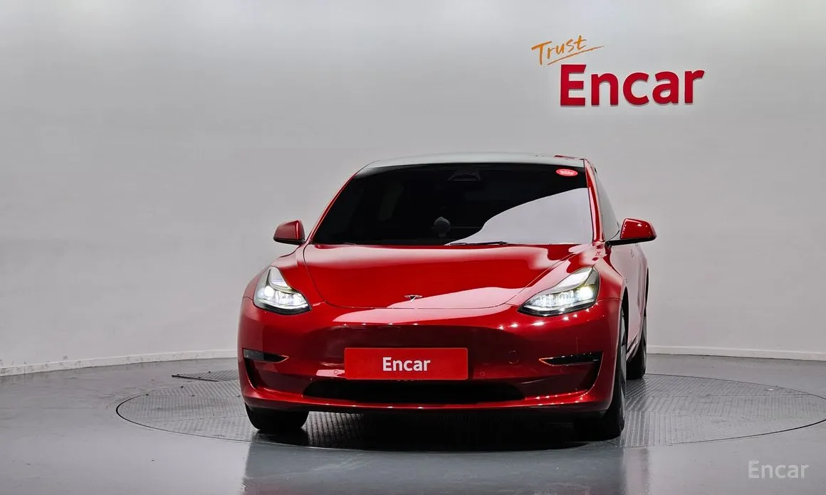 Фото 3 - Tesla Model 3