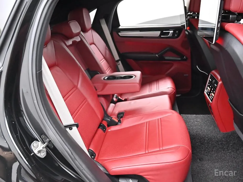 Фото 11 - Porsche Cayenne