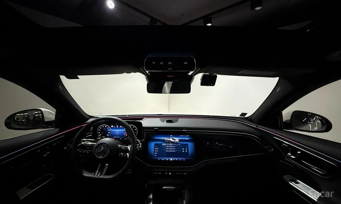 Фото 13 - Mercedes-Benz E-Class